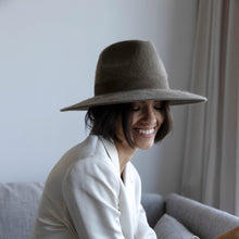 Load image into Gallery viewer, Smith Fedora