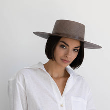 Load image into Gallery viewer, Celeste Boater Hat