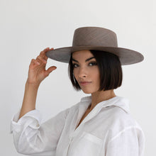 Load image into Gallery viewer, Celeste Boater Hat