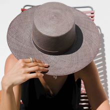 Load image into Gallery viewer, Celeste Boater Hat