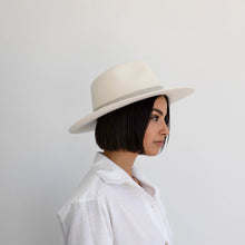 Load image into Gallery viewer, Isla Fedora